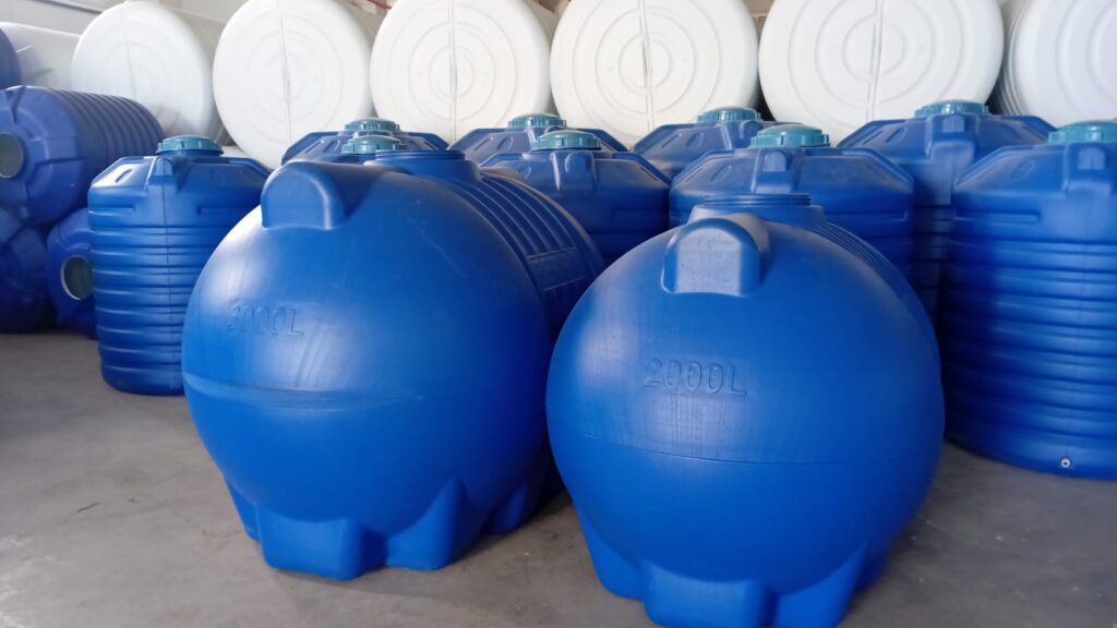 трипластови резервоари за вода